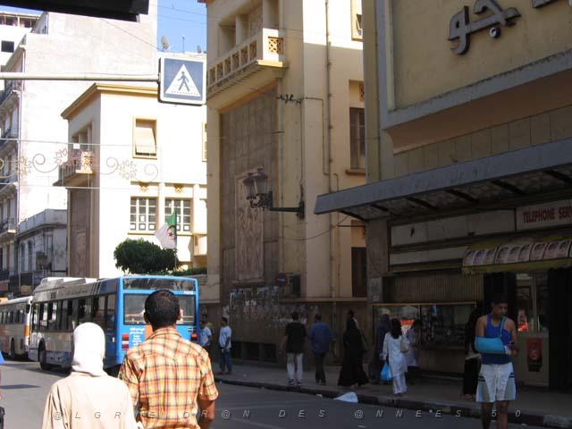 VOYAGE ORAN SEPTEMBRE 2006 42 10 sept. 06 - aprem - ECOLE JULES RENARD COTE RUE D ARZEW.JPG